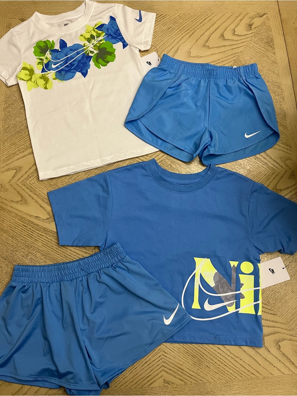 *BUNDLE* Girls Nike Short Sleeve Tees & Shorts/Skort Size 6